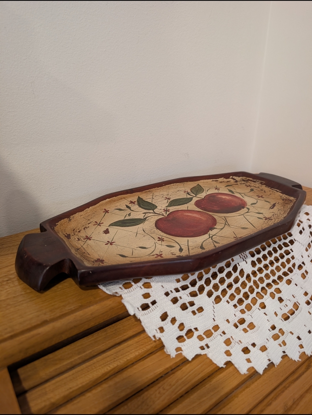 Vintage Hand‑Painted Wooden Apple Tray – Rustic Country Farmhouse Decor